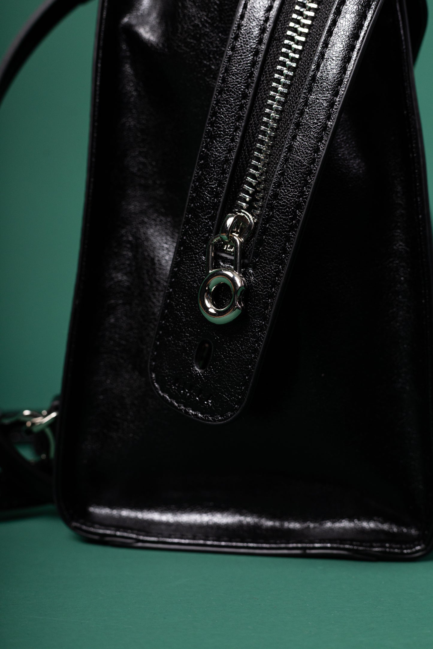 Mochila Garda — Negro ¡CYBERWOW 10% OFF!