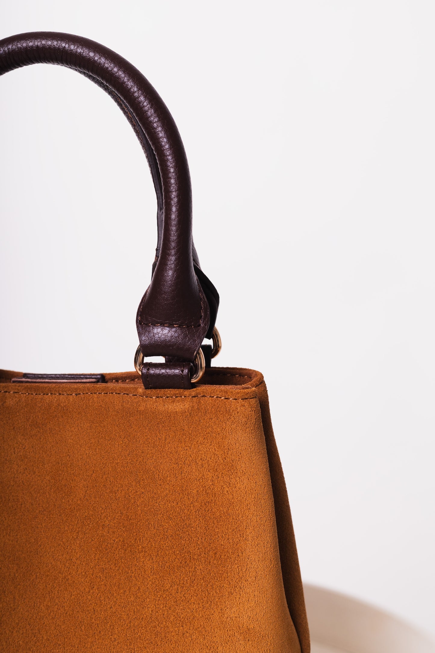 Cartera "Siena" – Gamuza camel con cuero café  OFF 10% SALE