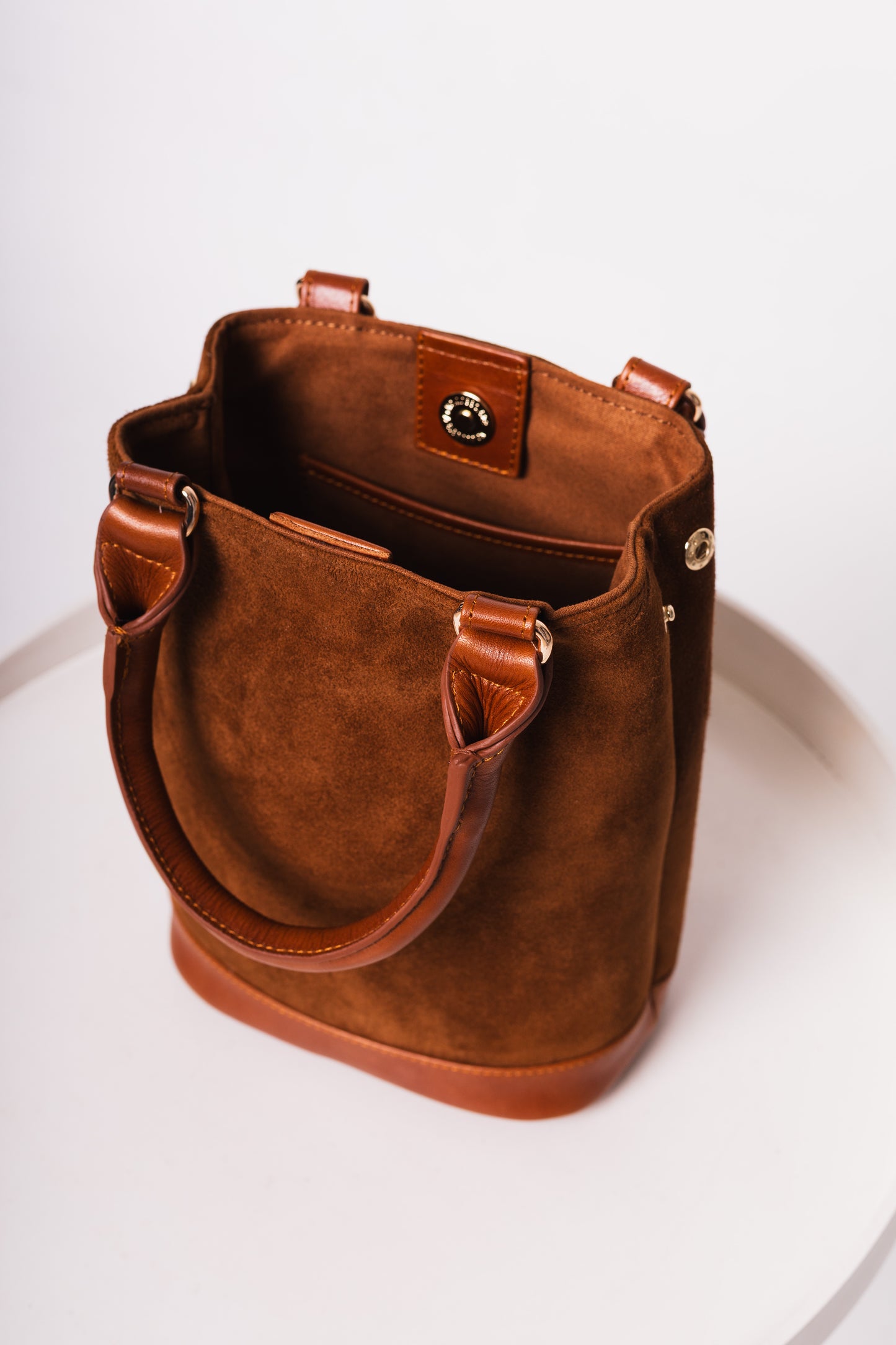 Cartera "Siena" – Gamuza Camel y Cuero Camel  OFF 10% SALE