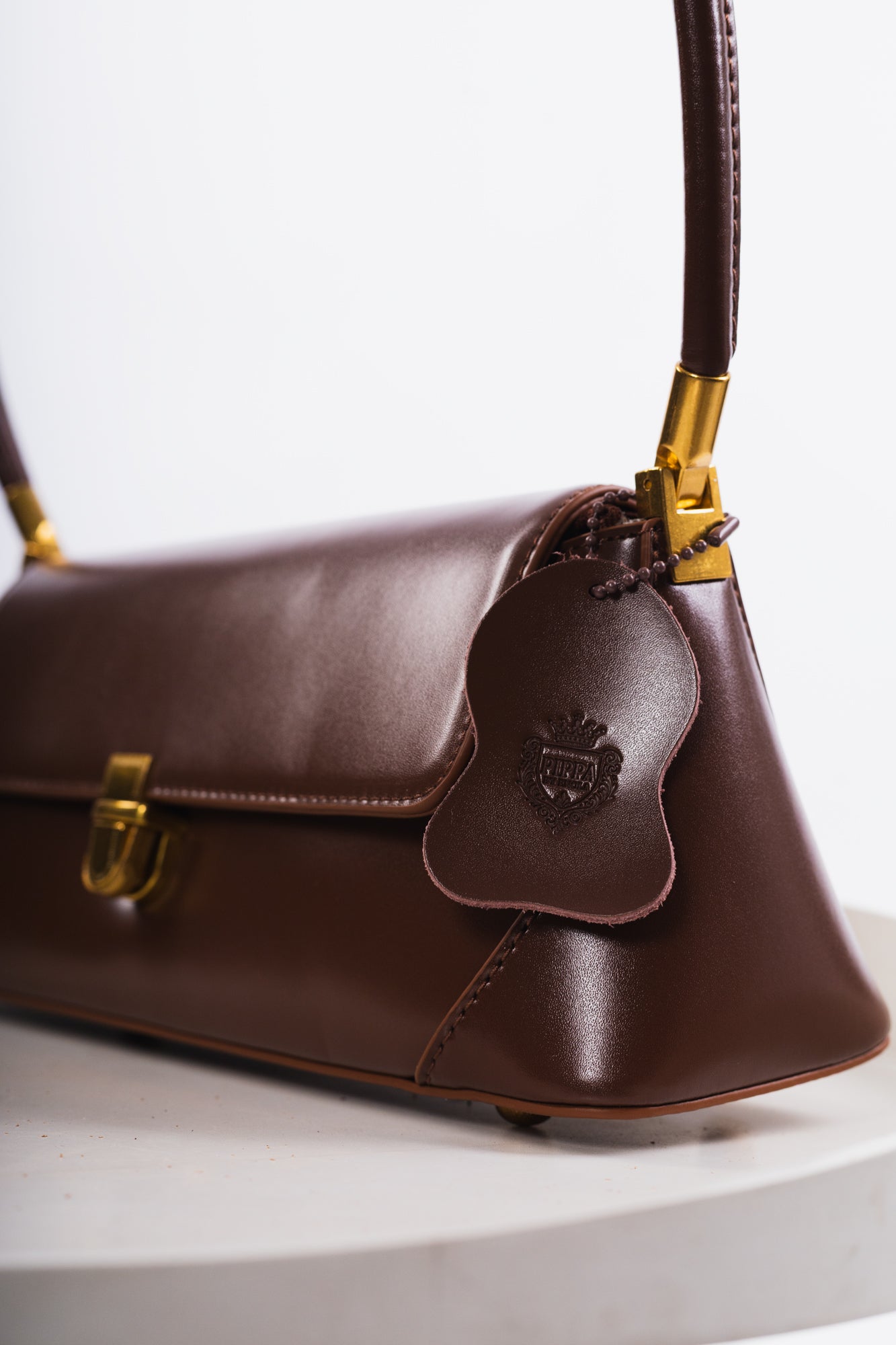 Lovere – Marrón Chocolate